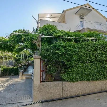 With A Parking Space - 22655 شقة *